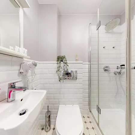 Mirabelle Metro Wierzbno Mokotow * Warschau