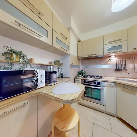 Mirabelle Metro Wierzbno Mokotow * Warschau