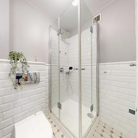 Mirabelle Metro Wierzbno Mokotow * Warschau