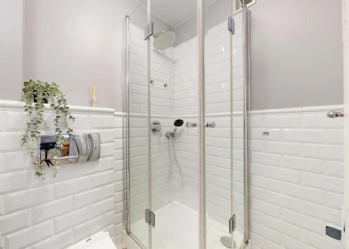 Mirabelle Metro Wierzbno Mokotow * Warszawa